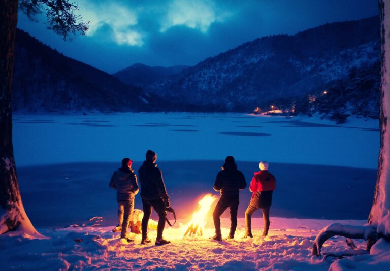a Winter Camp Ultimate Guide: Stay Warm & Adventure Ready